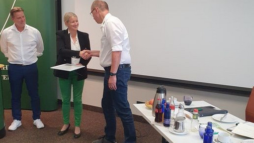 Gratulation zu 25-Jahre Mitgliedschaft - Landeschatzmeister Thomas Gersema Gratulation zu 25-Jahre Mitgliedschaft - Landeschatzmeister Thomas Gersema